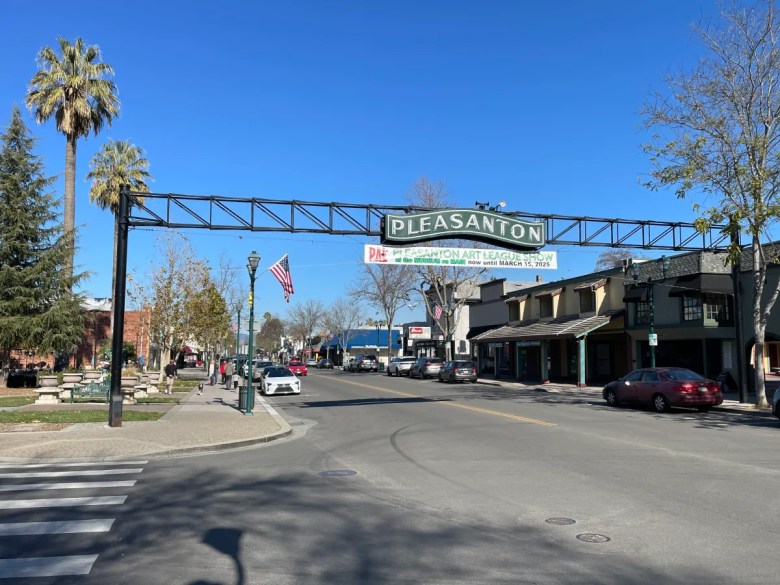 Pleasanton Main Street arch